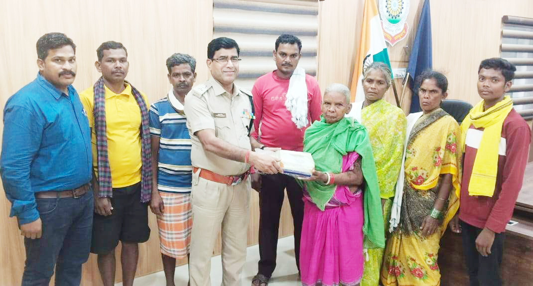 परिजनों के जरिये नक्सलियों को मुख्यधारा में लाने मोहला-मानपुर पुलिस की कोशिशें तेज