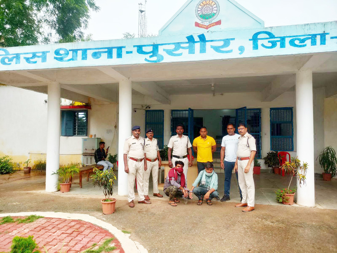  गांजा तस्करी, 2 पकड़ाए