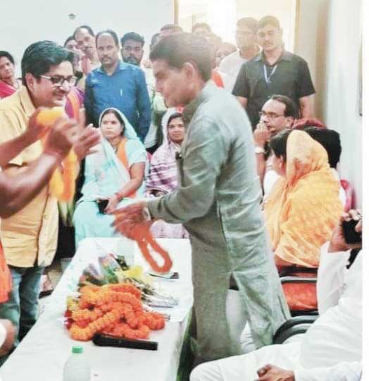 निखिल ने किया प्रभारी मंत्री का स्वागत