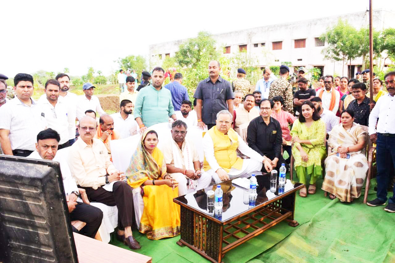 पर्यावरण संरक्षण व ग्राम विकास के लिए मिलकर करें कार्य- रमन पर्यावरण संरक्षण व ग्राम विकास के लिए मिलकर करें कार्य- रमन