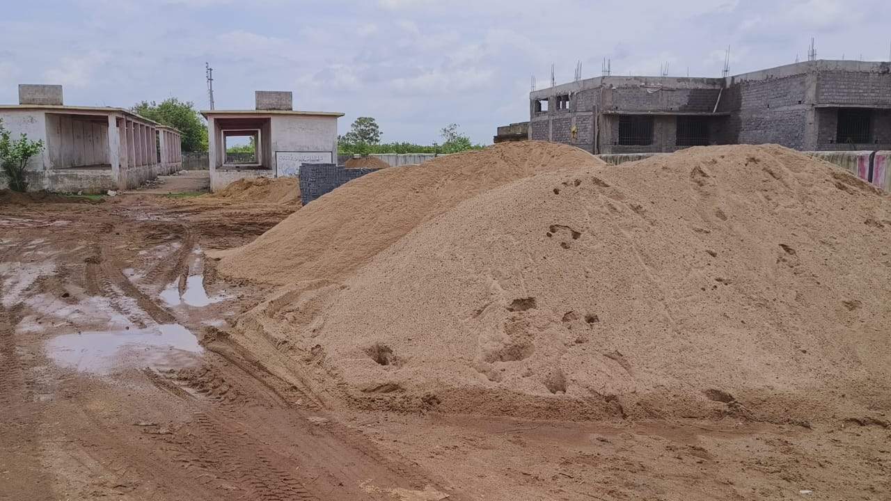 रेत माफियाओं को प्रशासन का डर नहीं रेत माफियाओं को प्रशासन का डर नहीं