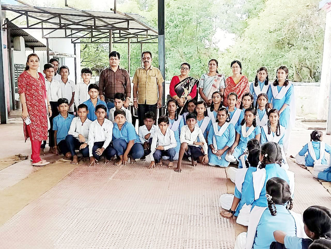 कोमा स्कूल में बाल कैबिनेट का गठन कोमा स्कूल में बाल कैबिनेट का गठन