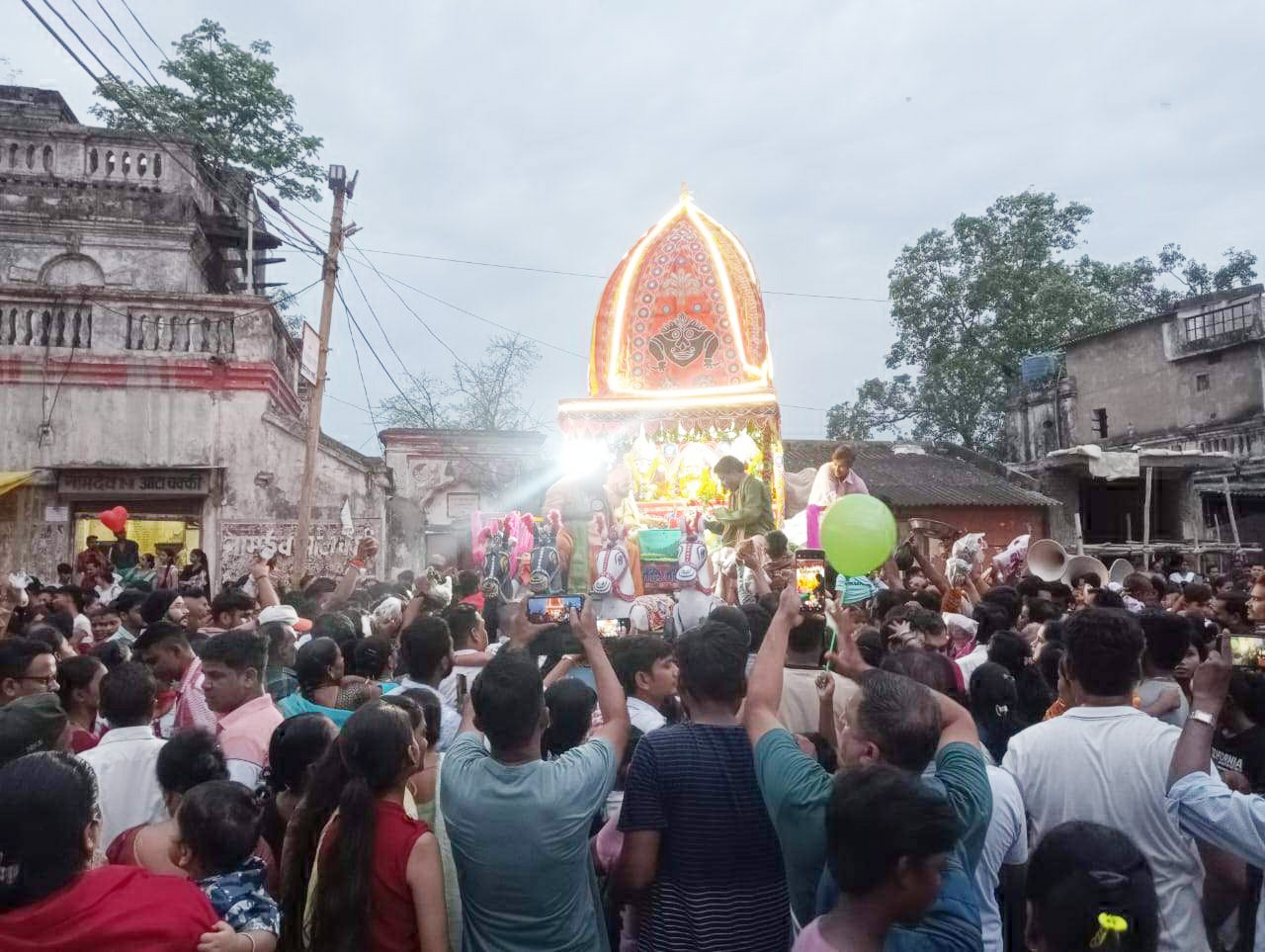 रथयात्रा: हरि बोलो से गूंजा रायगढ़, राज महल प्रांगण में मेला रथयात्रा: हरि बोलो से गूंजा रायगढ़, राज महल प्रांगण में मेला