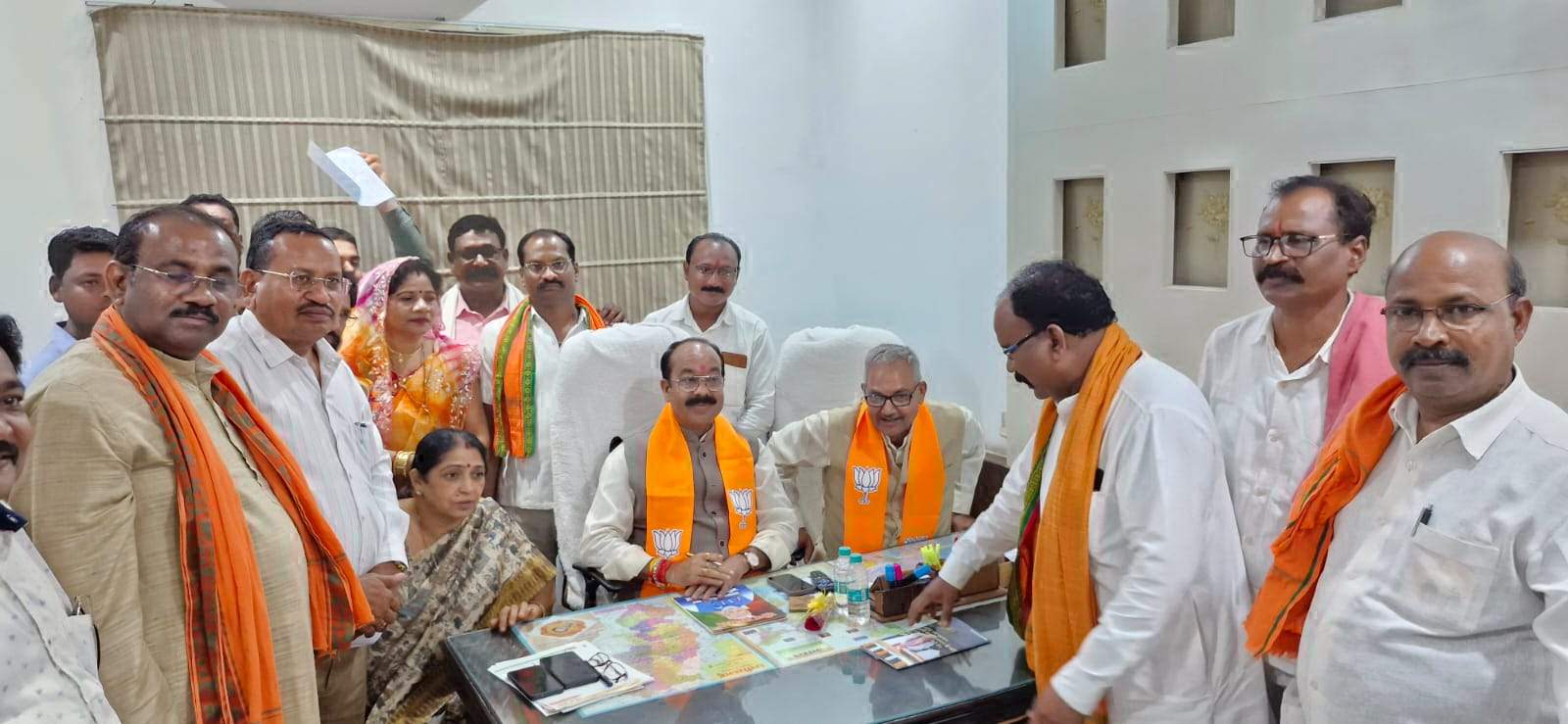 डिप्टी सीएम साव से साहू समाज के प्रतिनिधियों ने की मुलाकात डिप्टी सीएम साव से साहू समाज के प्रतिनिधियों ने की मुलाकात