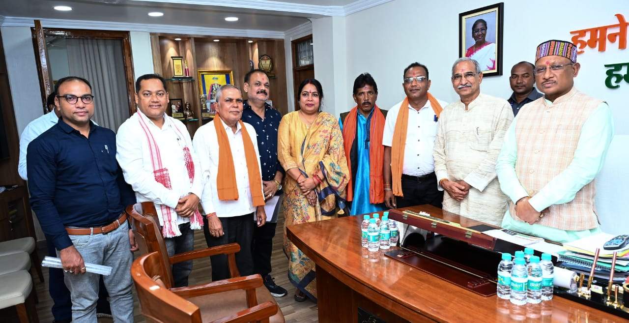 जनसमस्याओं को लेकर सीएम से मिले पूर्व सांसद साहू जनसमस्याओं को लेकर सीएम से मिले पूर्व सांसद साहू
