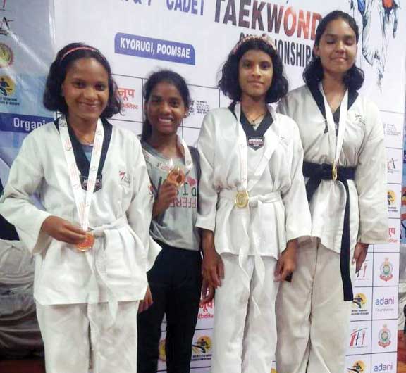 कस्तूरबा आवासीय विद्यालय उदयपुर की बेटियों ने ताइक्वांडो में किया कमाल