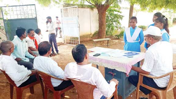 छात्राओं ने हॉस्टल अधीक्षिका पर लगाए कई आरोप, हटाने की मांग