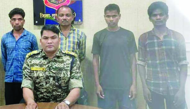 चार नक्सली गिरफ्तार, विस्फोटक बरामद