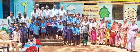 पीएमश्री स्कूल करमकोना में शाला प्रवेशोत्सव