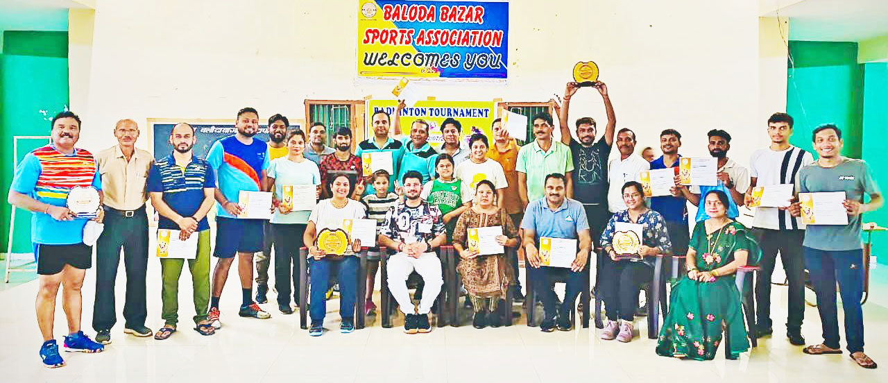 कलेक्टर ने अफसर- कर्मियों को स्पर्धा में भाग लेने किया प्रोत्साहित कलेक्टर ने अफसर- कर्मियों को स्पर्धा में भाग लेने किया प्रोत्साहित