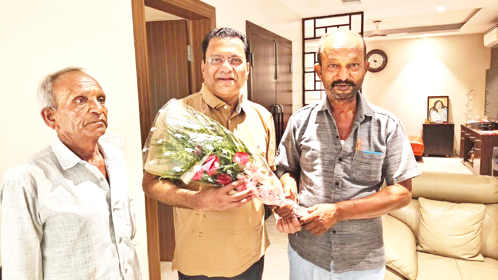 वरिष्ठ कांग्रेसी अल्वी को जन्मदिन पर बधाई देने तांता