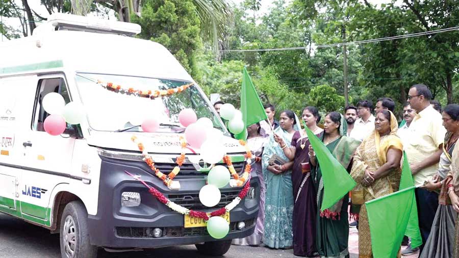 सीएम की घोषणा, 24 घंटे के अंदर जशपुर को मिले दो एंबुलेंस और एक शव वाहन