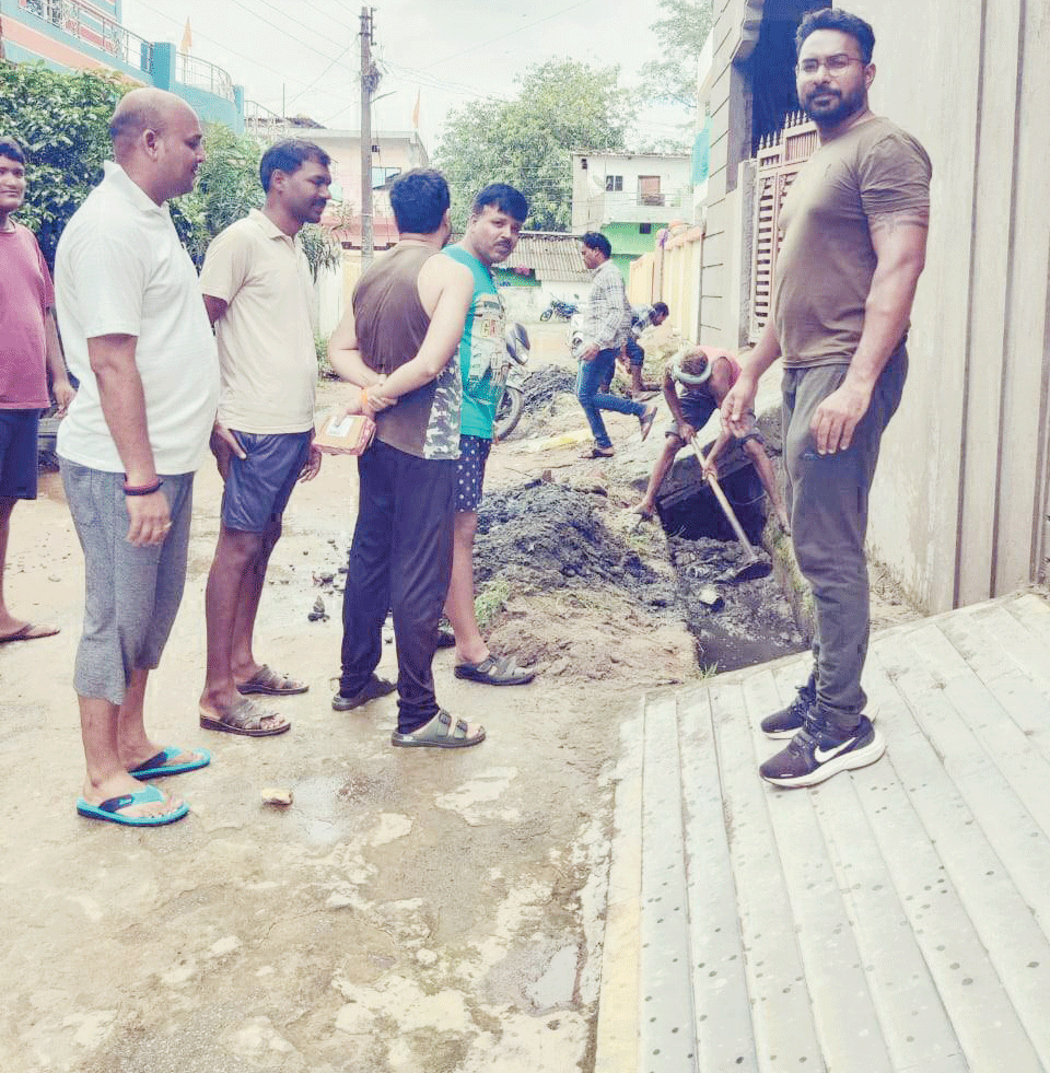 विधायक ने वार्डवासियों की समस्या का किया निवारण विधायक ने वार्डवासियों की समस्या का किया निवारण