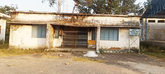 प्रभारी के सहारे परियोजना कार्यालय