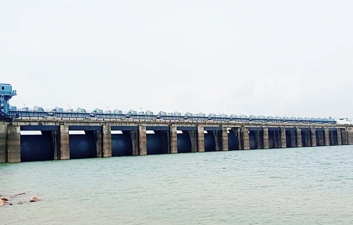 गंगरेल में प्रति सेकं ड 8 हजार क्यूसेक पानी आ रहा