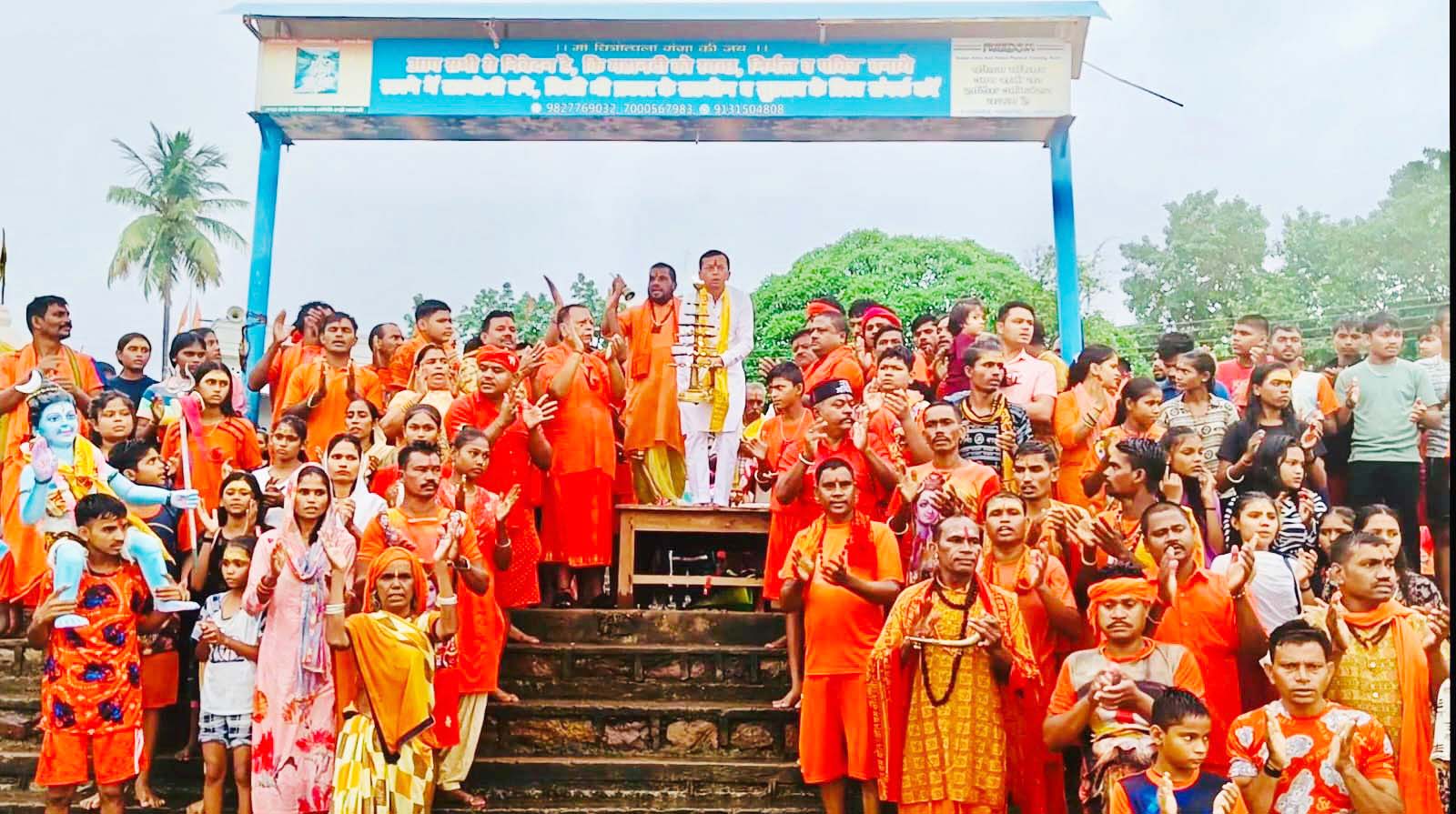 रुद्री घाट में महानदी की आरती में शामिल हुए प्रीतेश गांधी