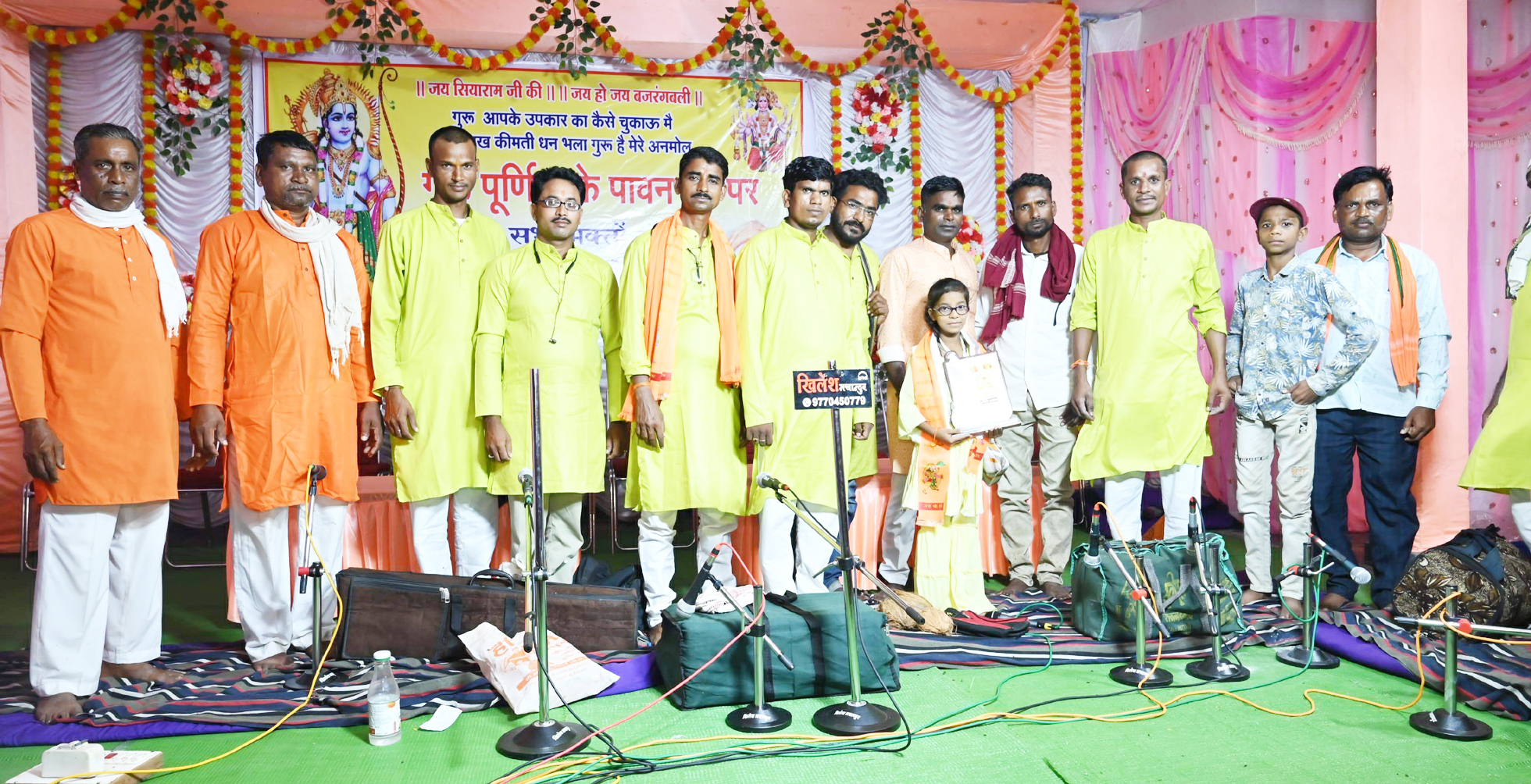 बाबा दरबार में गुरुपूर्णिमा पर श्रद्धालुओं की उमड़ी भीड़ बाबा दरबार में गुरुपूर्णिमा पर श्रद्धालुओं की उमड़ी भीड़