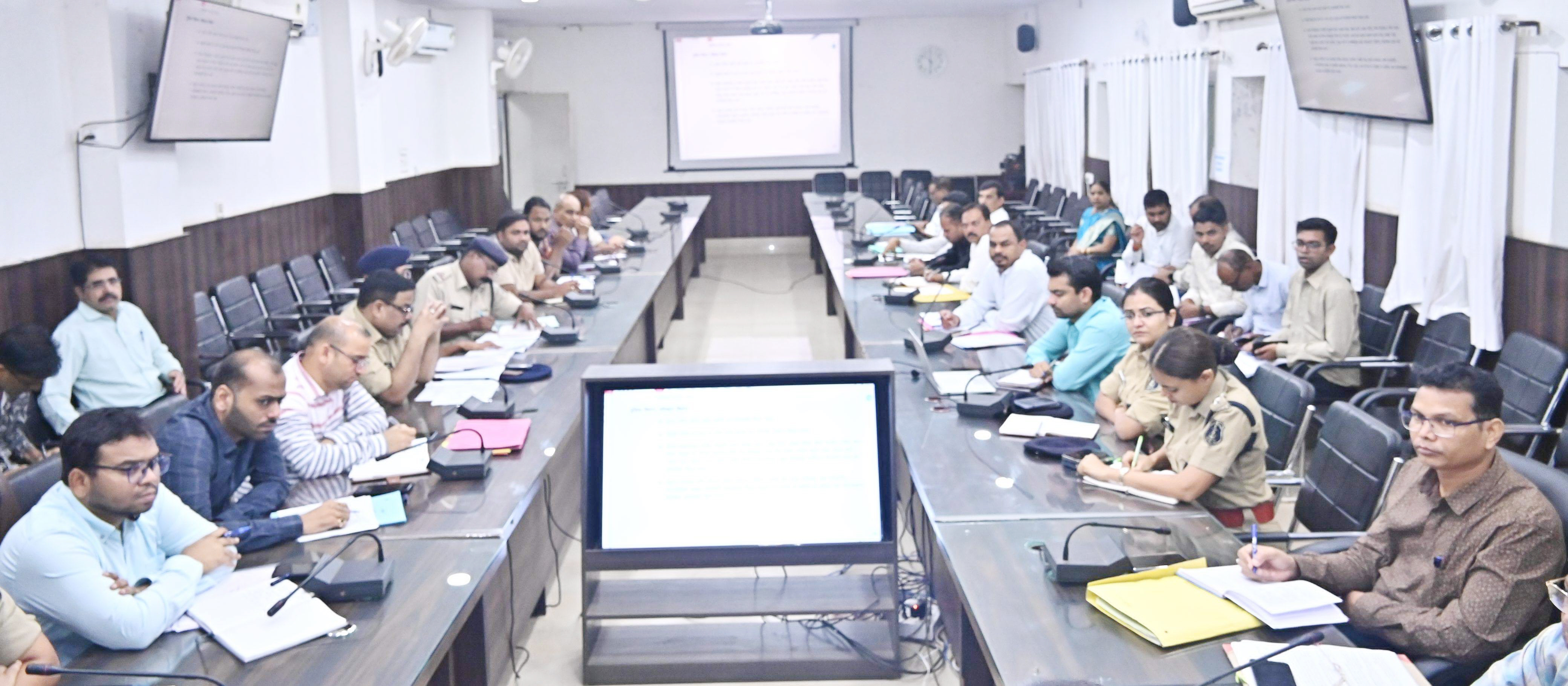 आवारा मवेशियों पर निगम करेगी कार्रवाई