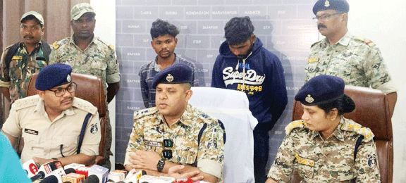 ढाबा के सामने नगदी-बाइक लूट, दो गिरफ्तार, एक फरार ढाबा के सामने नगदी-बाइक लूट, दो गिरफ्तार, एक फरार