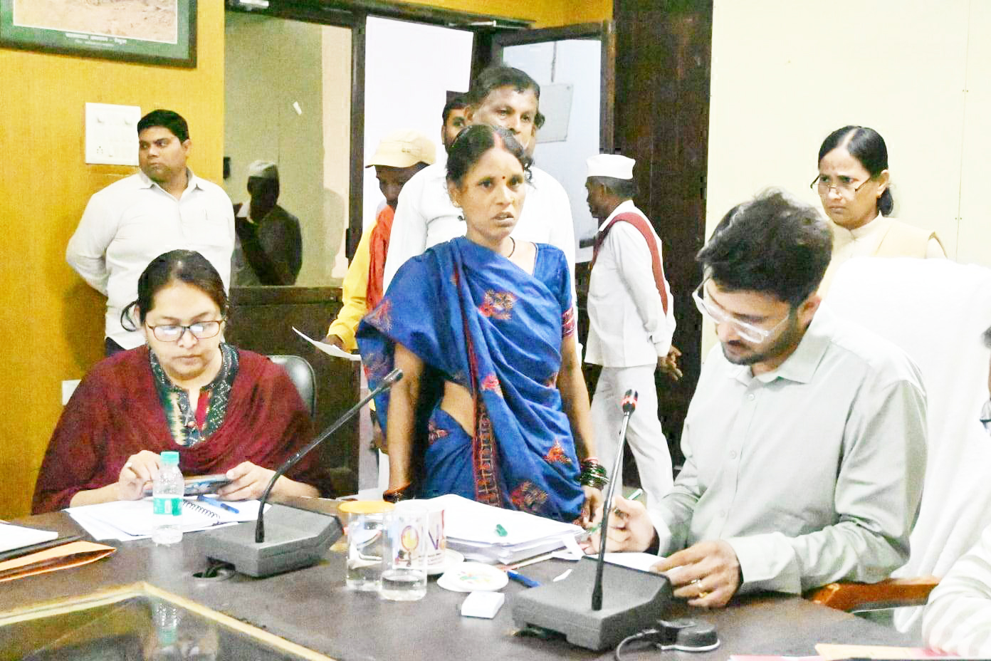 कलेक्टर जनदर्शन में 21 आवेदन