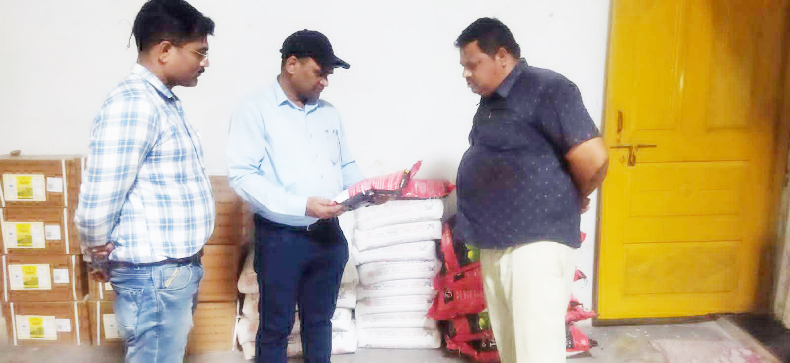 खाद-बीज दुकानों का निरीक्षण,  अनियमितता, 7 को नोटिस