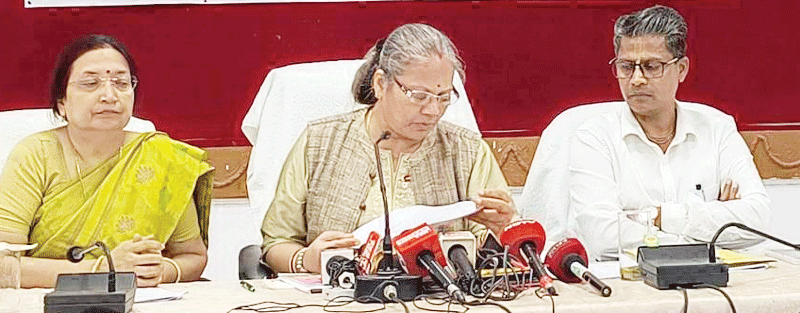 पत्नी और बच्चे का नाम सर्विस बुक में जुड़वाना अनिवार्य