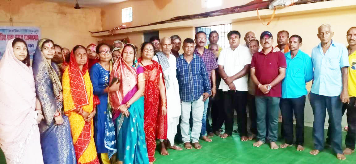 जन्माष्टमी मनाने यादव समाज की बैठक जन्माष्टमी मनाने यादव समाज की बैठक