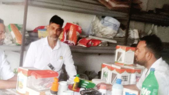 खाद-बीज दुकानों पर निरीक्षण, नोटिस