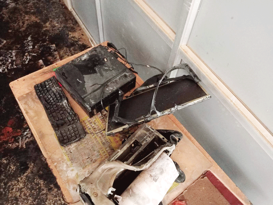 बलरामपुर खनिज शाखा में लगी आग, कई अहम दस्तावेज राख