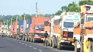 बलौदाबाजार-सिमगा मार्ग पर जान-जोखिम में डालकर यात्रा करना मजबूरी 