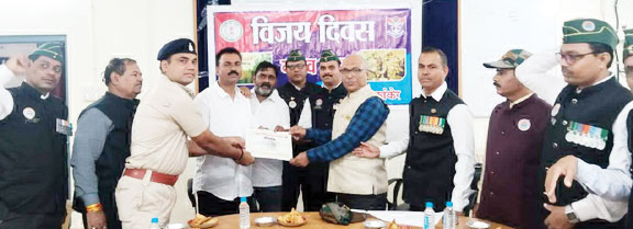 अजय पप्पू मोटवानी को मिला प्रशस्ति पत्र अजय पप्पू मोटवानी को मिला प्रशस्ति पत्र