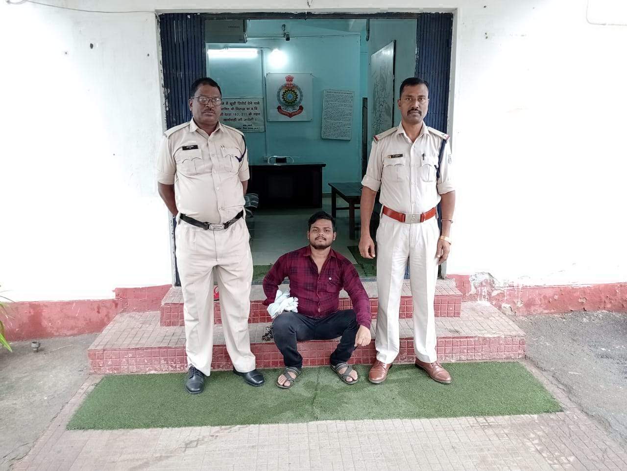 ट्रांसपोर्टकर्मी से मारपीट, आदतन बदमाश पकड़ाया ट्रांसपोर्टकर्मी से मारपीट, आदतन बदमाश पकड़ाया