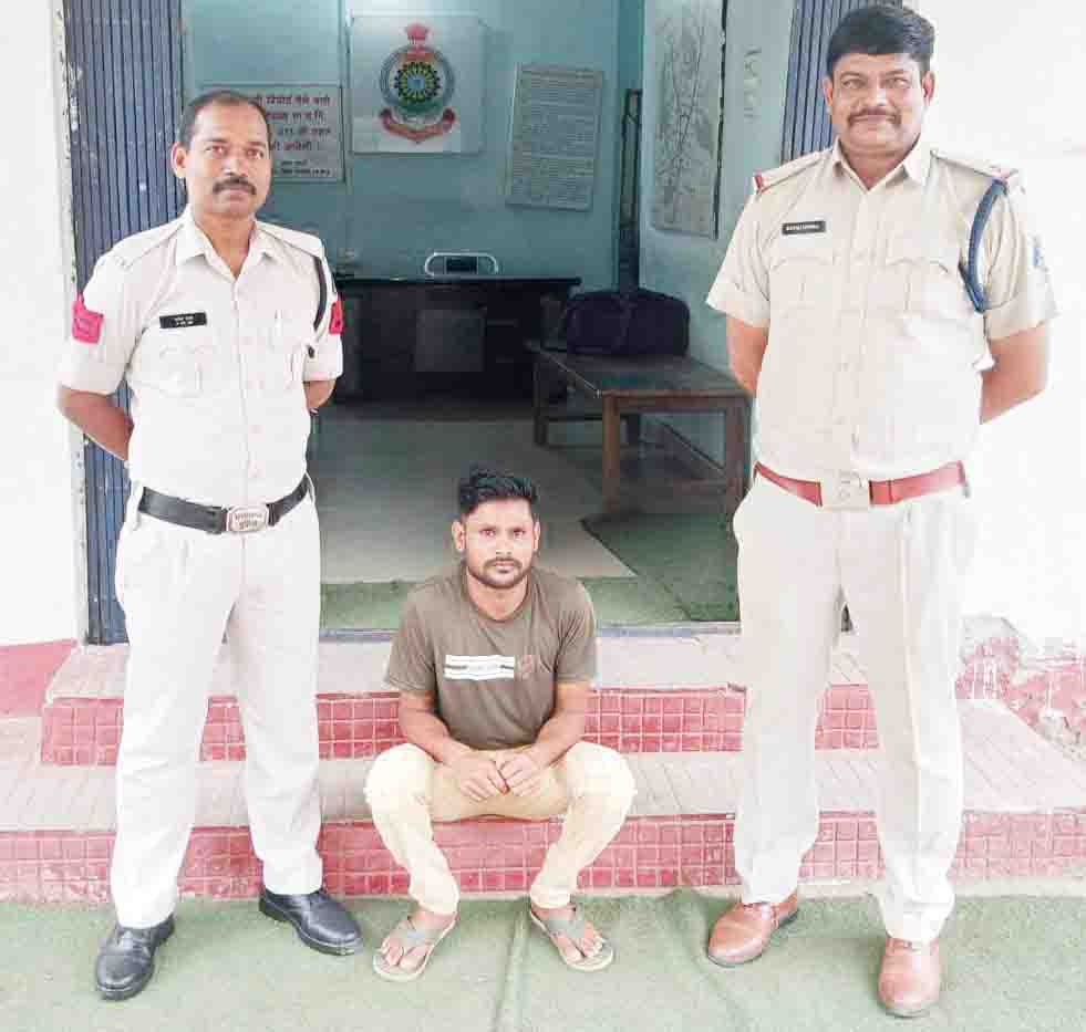 नशीली दवाईयों संग युवक बंदी नशीली दवाईयों संग युवक बंदी