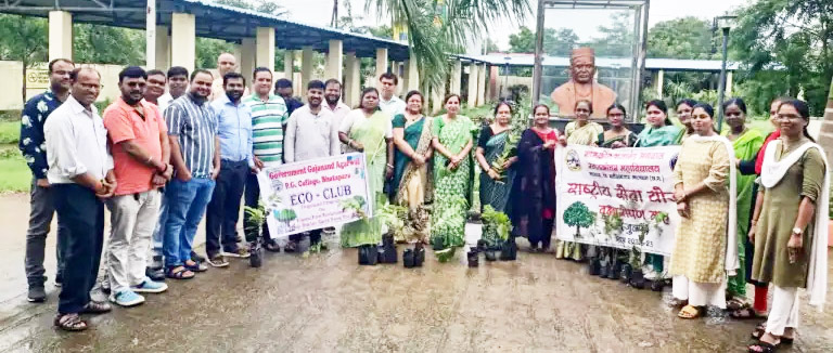 महाविद्यालय में वृक्षारोपण कार्यक्रम का आयोजन