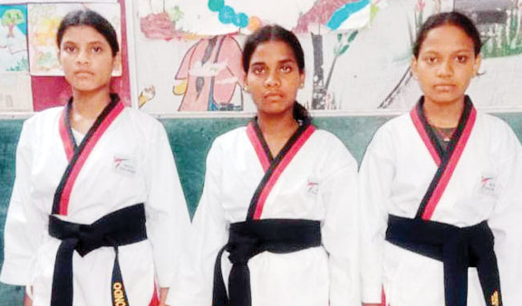 कस्तूरबा गांधी स्कूल के 3 बच्चों ने ताइक्वांडो स्पर्धा में जीता गोल्ड मेडल कस्तूरबा गांधी स्कूल के 3 बच्चों ने ताइक्वांडो स्पर्धा में जीता गोल्ड मेडल