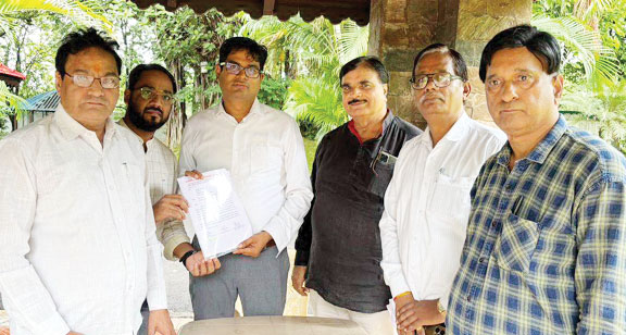 वित्त मंत्री से कर्मचारी अधिकारी संयुक्त मोर्चा के प्रतिनिधियों ने की मुलाकात