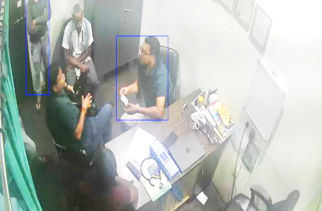 कोरबा में भाजपा नेता और अस्पताल स्टाफ के बीच मारपीट, पैसे लेकर ऑपरेशन नहीं करने का विवाद कोरबा में भाजपा नेता और अस्पताल स्टाफ के बीच मारपीट, पैसे लेकर ऑपरेशन नहीं करने का विवाद