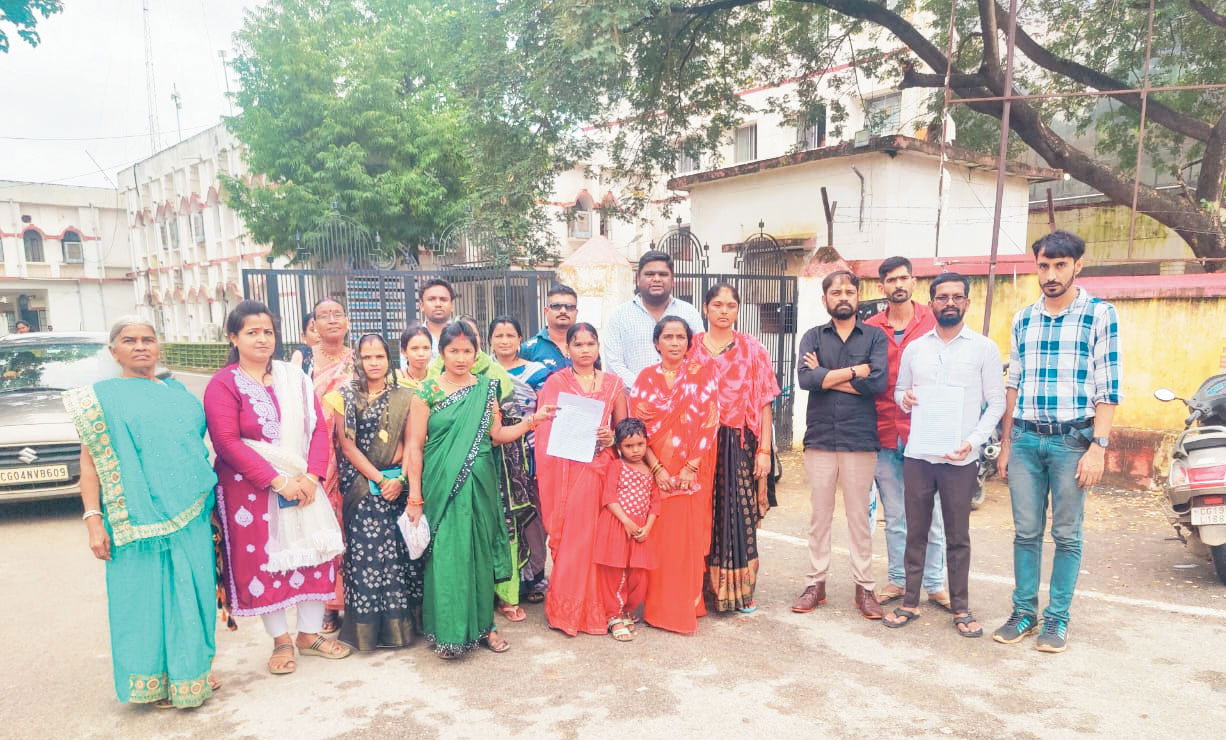 स्कूल की आड़ में सरकारी भवन पर अवैध कब्जा स्कूल की आड़ में सरकारी भवन पर अवैध कब्जा