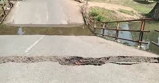 देवराडीह जलाशय में टूट, 6 दिनों  बाद भी आवागमन बाधित