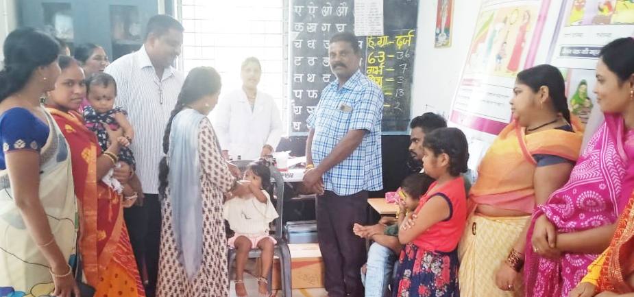 शिशु संरक्षण माह के अंतर्गत बच्चों का टीकाकरण