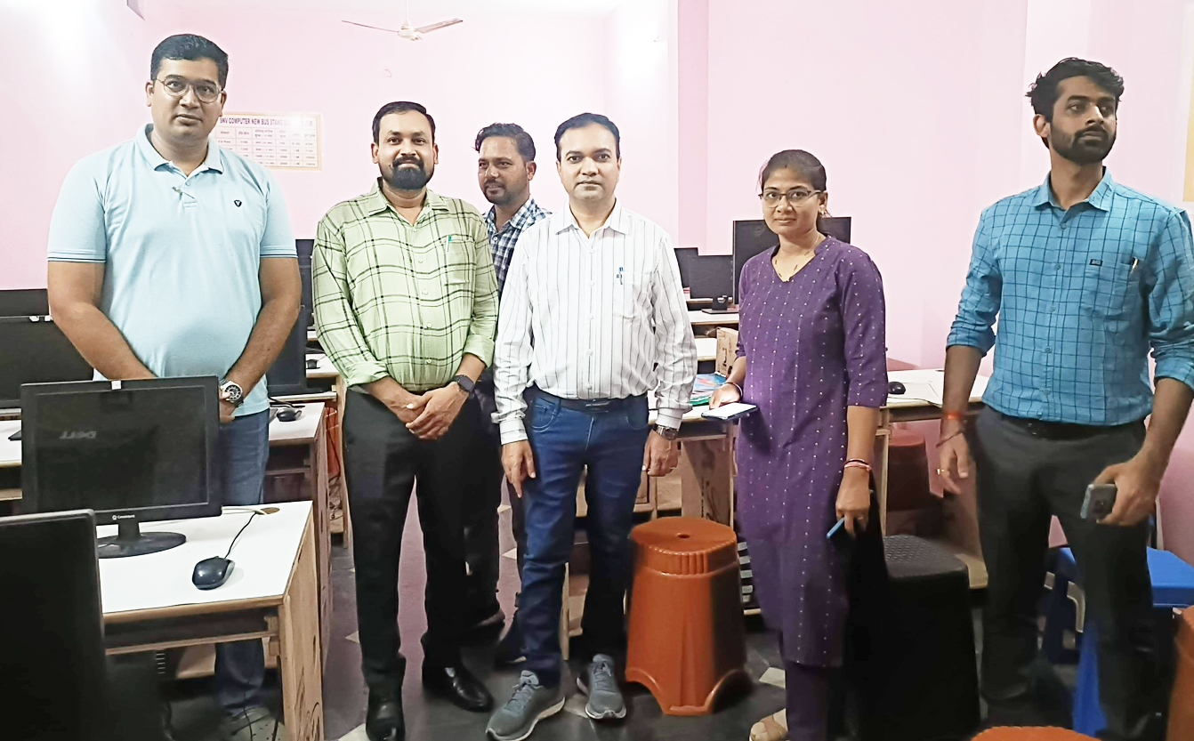 संयुक्त टीम ने कोचिंग संस्थाओं का लिया जायजा