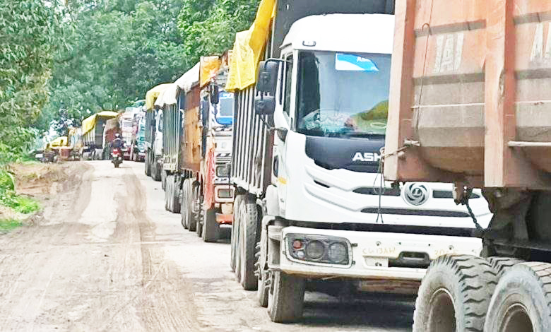 डायवर्सन सडक़ कटा, थमे पहिए डायवर्सन सडक़ कटा, थमे पहिए