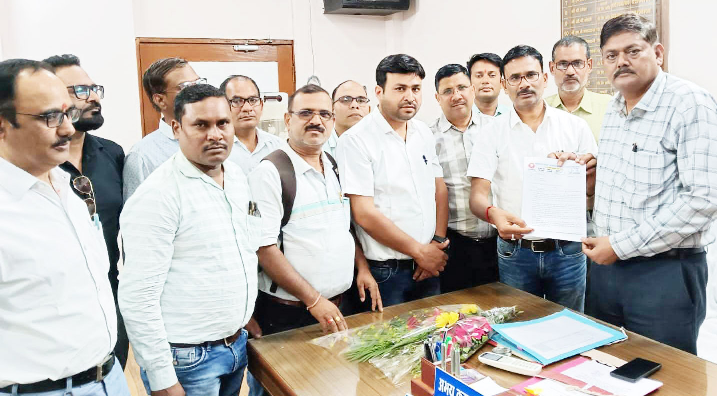 प्रधान पाठकों को मिली पदोन्नति