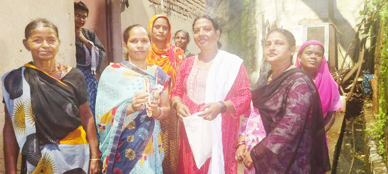 सैनिकों के लिए भाजपा महिला मोर्चा ने भेजी राखी