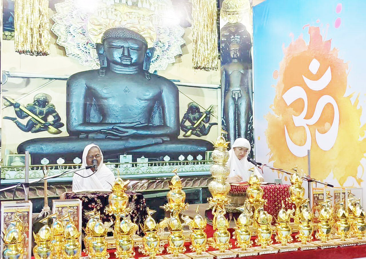 आर्यिका रत्न 105 स्वाध्याय चातुर्मास हर्षोल्लास से मना