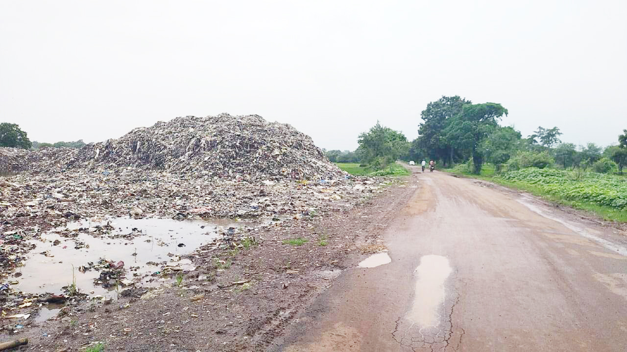 कन्हारपुरी, भुसरेंगा मार्ग के डंपिंग ग्राउंड से जल्द मिलेगा छुटकारा कन्हारपुरी, भुसरेंगा मार्ग के डंपिंग ग्राउंड से जल्द मिलेगा छुटकारा