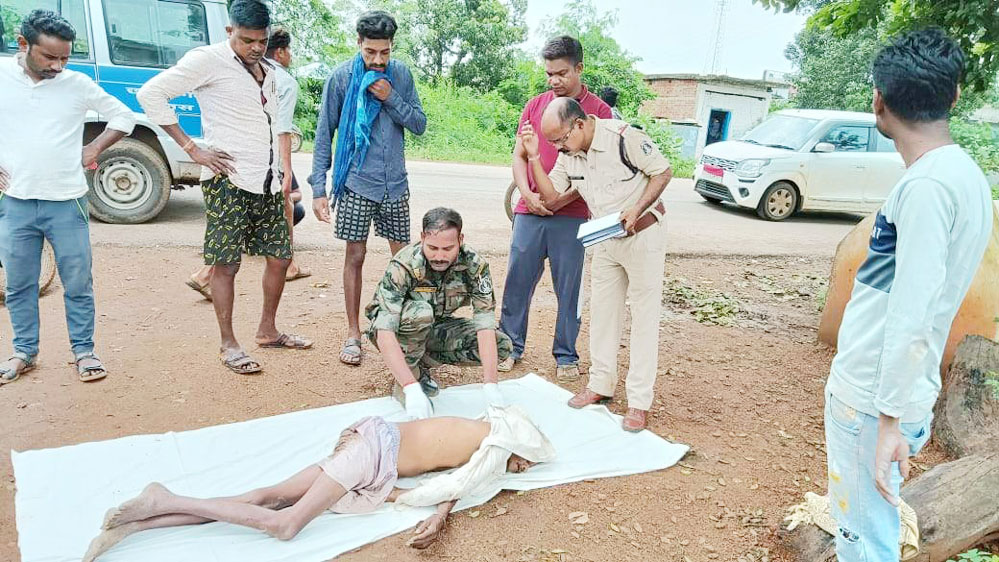 रोड किनारे मिली अधेड़ की लाश