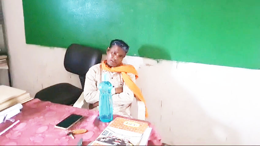 शराबी सहायक शिक्षक निलंबित