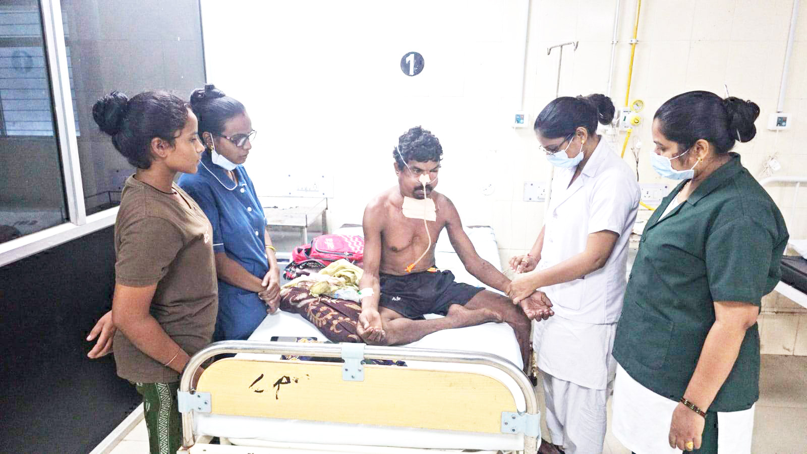 घायल ग्रामीण को रायपुर भेजा