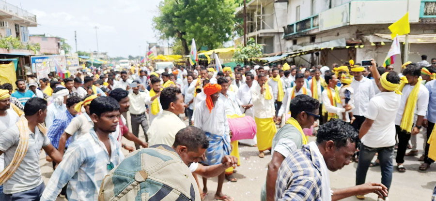 विश्व आदिवासी दिवस पर निकाली रैली
